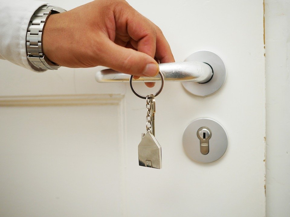 Learn the considerable facts to employ a professional locksmith service provider post thumbnail image