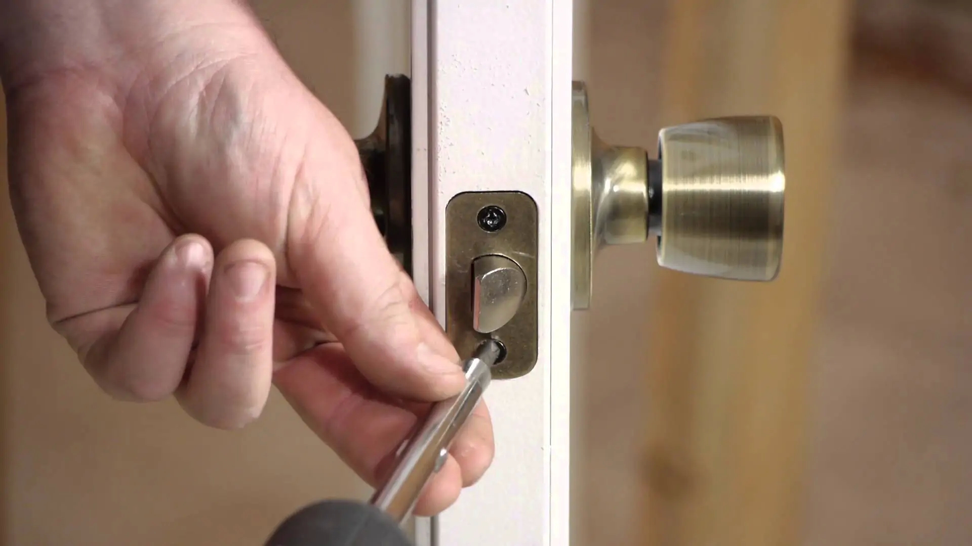 How Locksmiths Can Provide You Their Service Today? post thumbnail image