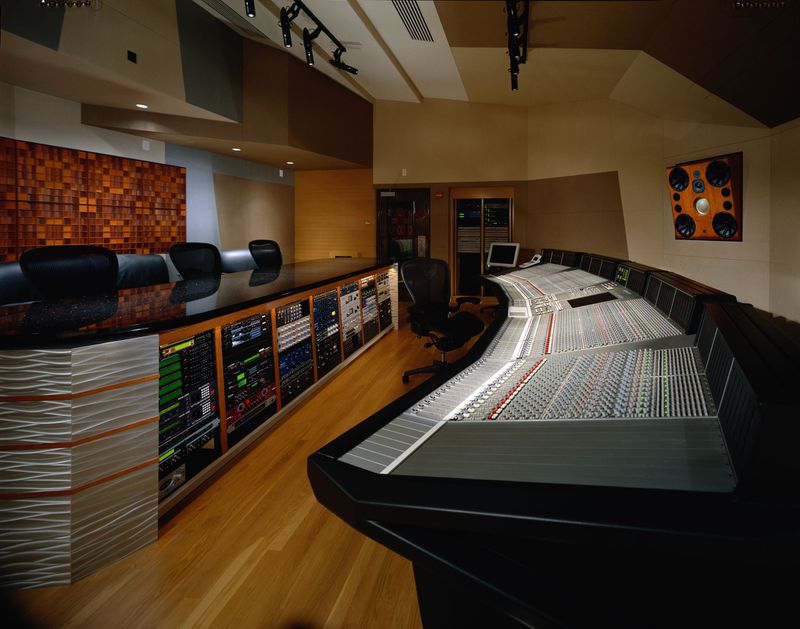 A Beginner’s Guide to Recording Studio Selection: The Checklist post thumbnail image