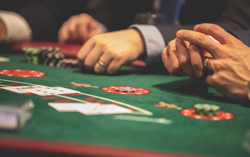 A complete and comprehensive look at what online gambling is post thumbnail image