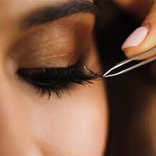 Professional Tips on Applying and Removing Eyelash glue post thumbnail image